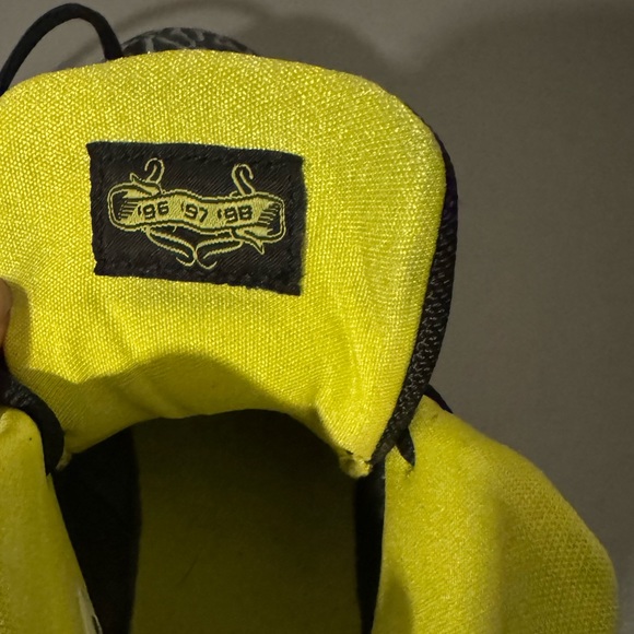 Jordan 6 Rings Black/Venom Green Size 6Y/Women 7.5 - Picture 7 of 7